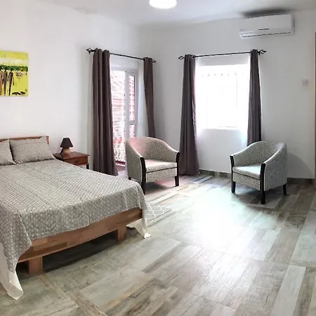 Kays Residence Pereybere Beach Exterior photo